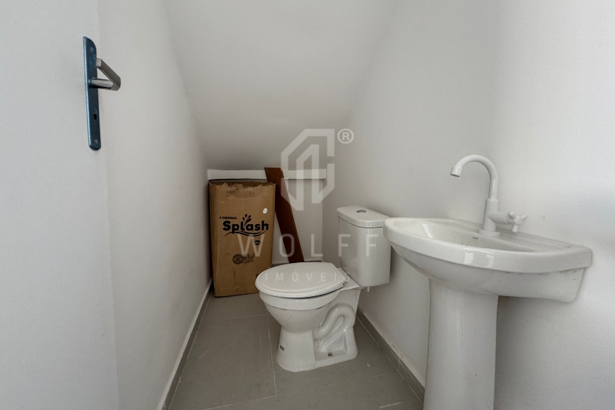 JD1603 - Sobrado com Piscina e 02 suítes em Itajuba