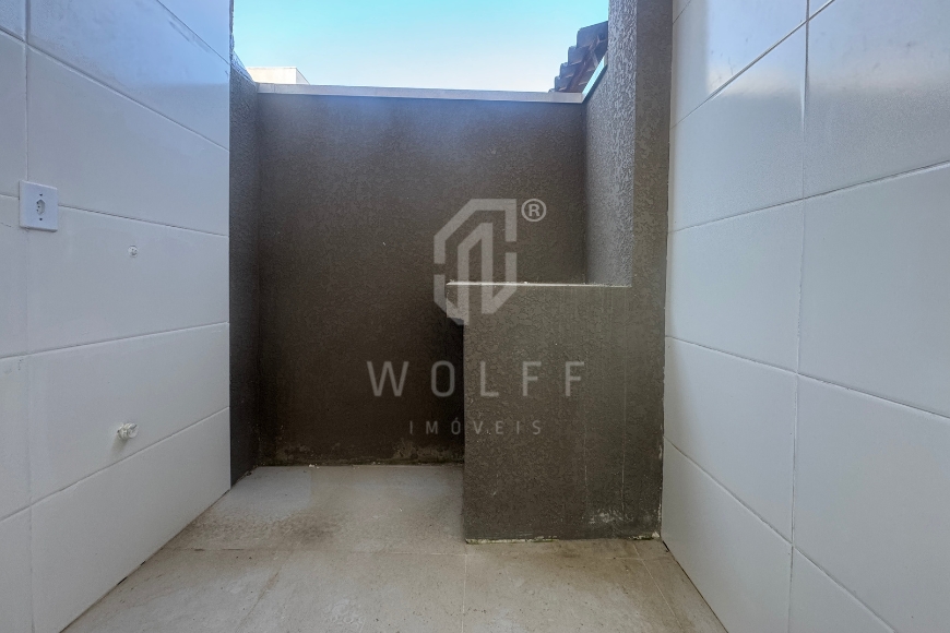 JD1603 - Sobrado com Piscina e 02 suítes em Itajuba