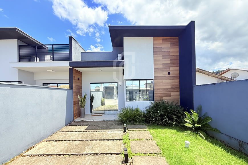 JD1604 - Casa Semimobiliada com Espaço de Festas nos Fundos