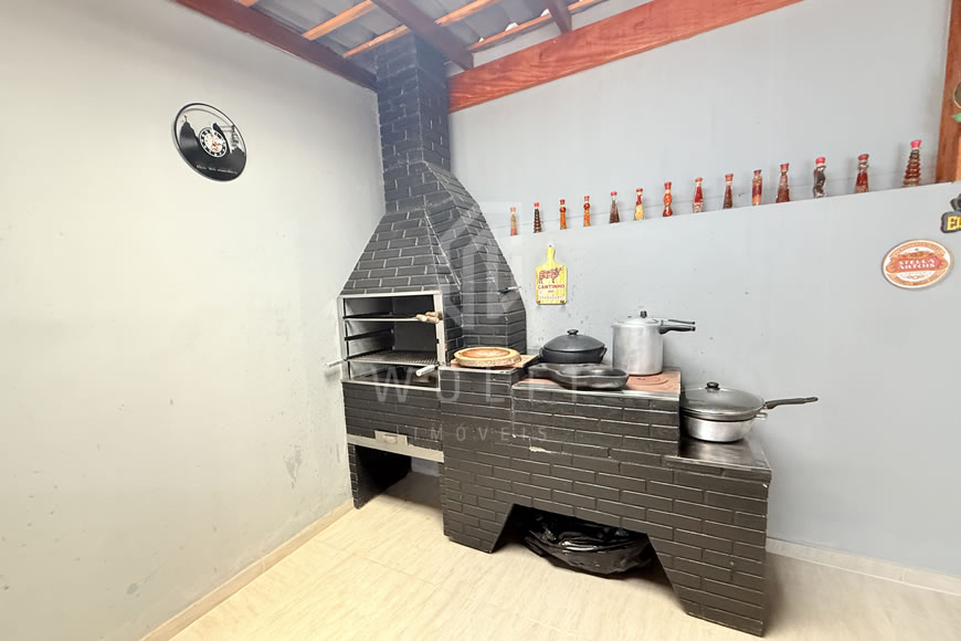 JD1604 - Casa Semimobiliada com Espaço de Festas nos Fundos
