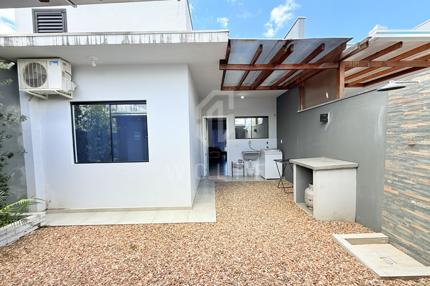 JD1604 - Casa Semimobiliada com Espaço de Festas nos Fundos