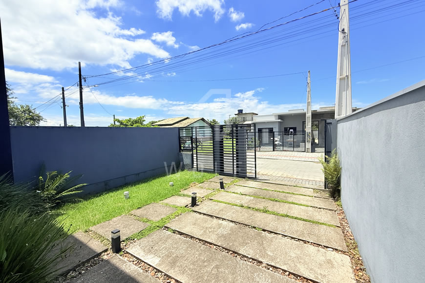 JD1604 - Casa Semimobiliada com Espaço de Festas nos Fundos