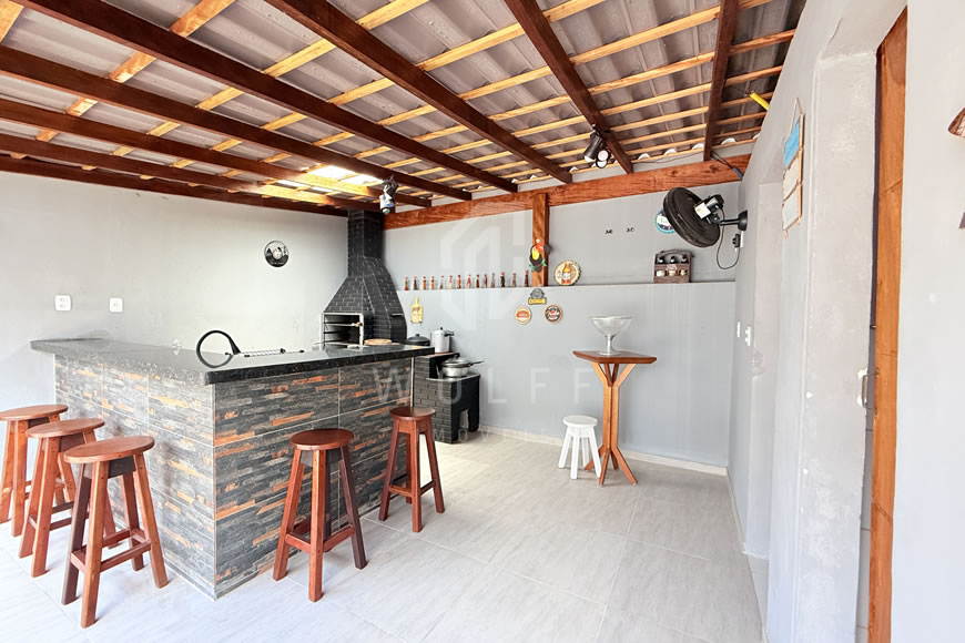 JD1604 - Casa Semimobiliada com Espaço de Festas nos Fundos