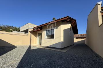 JD1605 - Casa Térrea com Amplo Espaço de Terreno