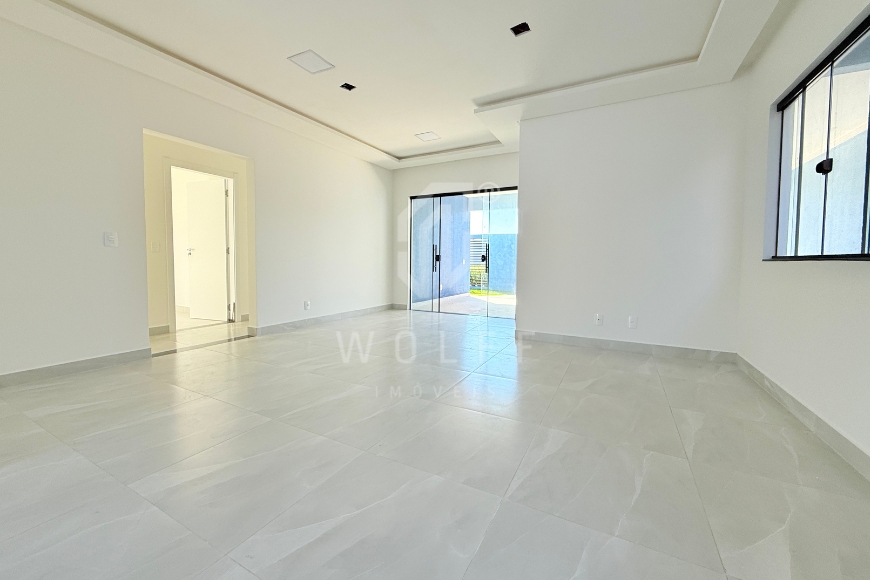 JD1608 - Casa com 3 dormitórios e Amplo terreno em Itajuba