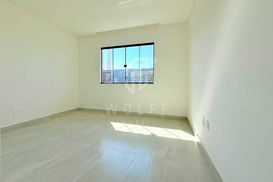 JD1608 - Casa com 3 dormitórios e Amplo terreno em Itajuba