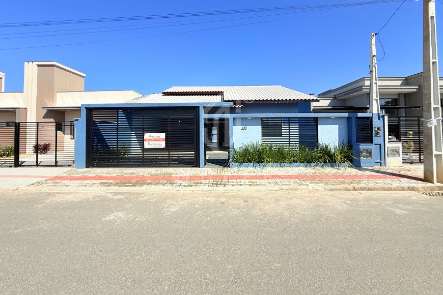 JD1608 - Casa com 3 dormitórios e Amplo terreno em Itajuba