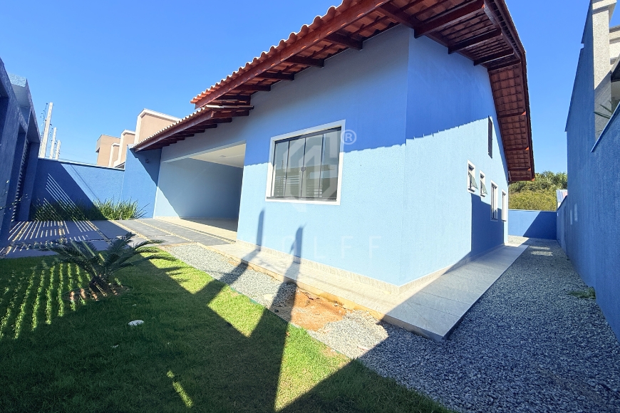 JD1608 - Casa com 3 dormitórios e Amplo terreno em Itajuba