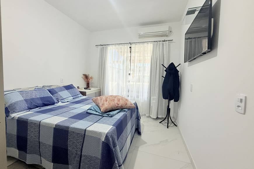 JD1616 - Casa Geminada com Área de Festas nos Fundos