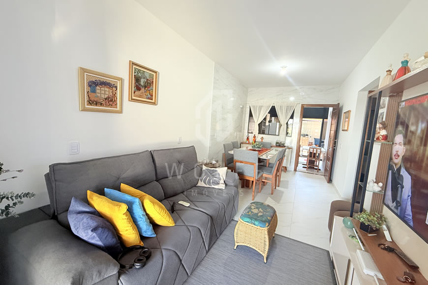 JD1616 - Casa Geminada com Área de Festas nos Fundos