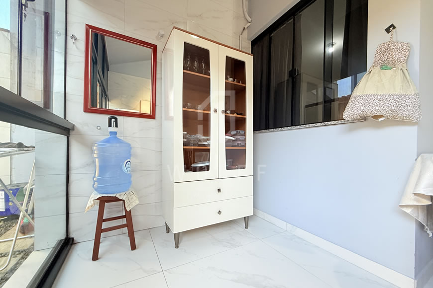 JD1616 - Casa Geminada com Área de Festas nos Fundos