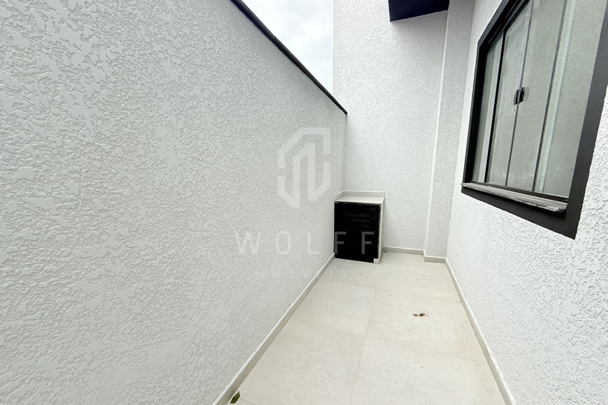 JD1622 - Casa Geminada com Ótima Localização em Rua Pavimentada