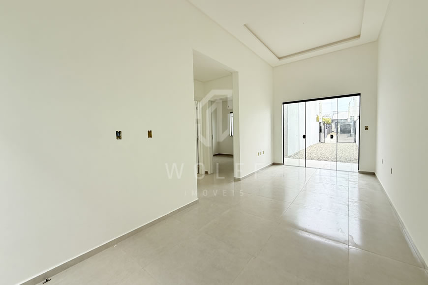 JD1622 - Casa Geminada com Ótima Localização em Rua Pavimentada