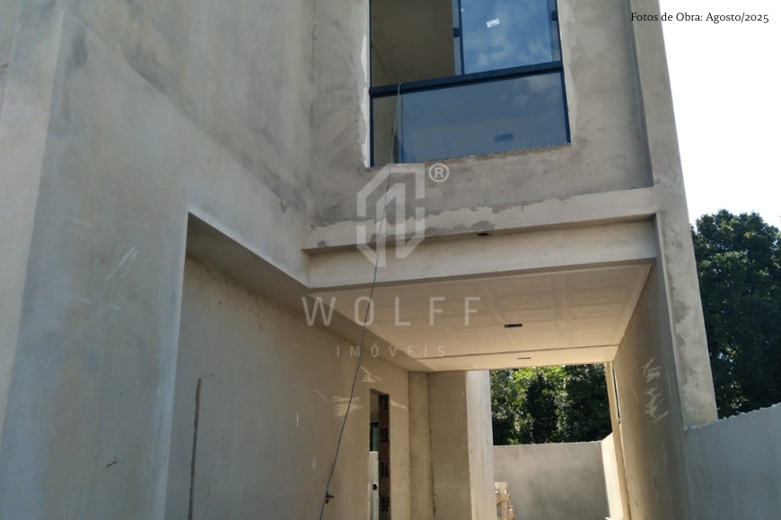 JD1623 - Sobrado com espaço de fundos no Itacolomi