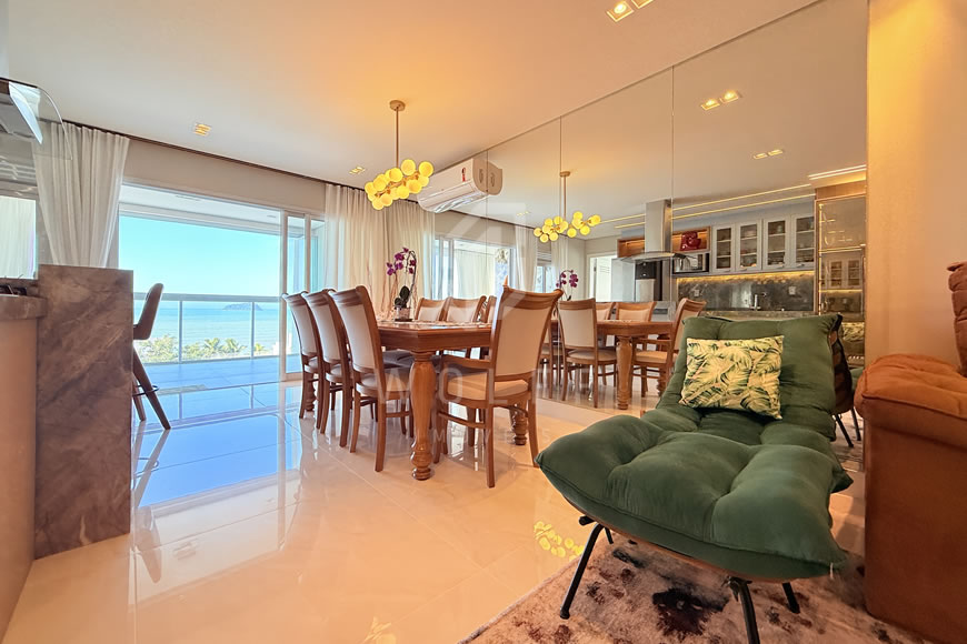 JD1625 - Apartamento com Vista Mar Deslumbrante Finamente Mobiliado