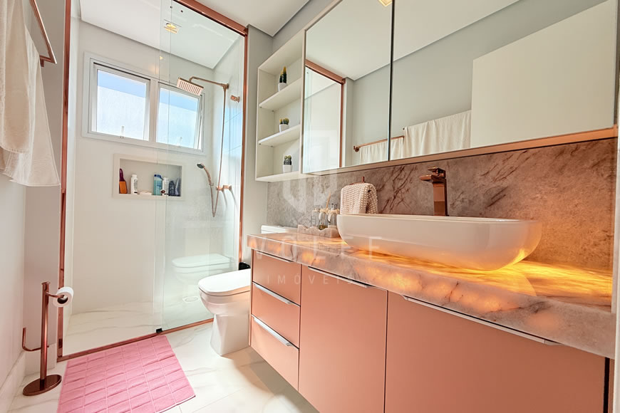 JD1625 - Apartamento com Vista Mar Deslumbrante Finamente Mobiliado