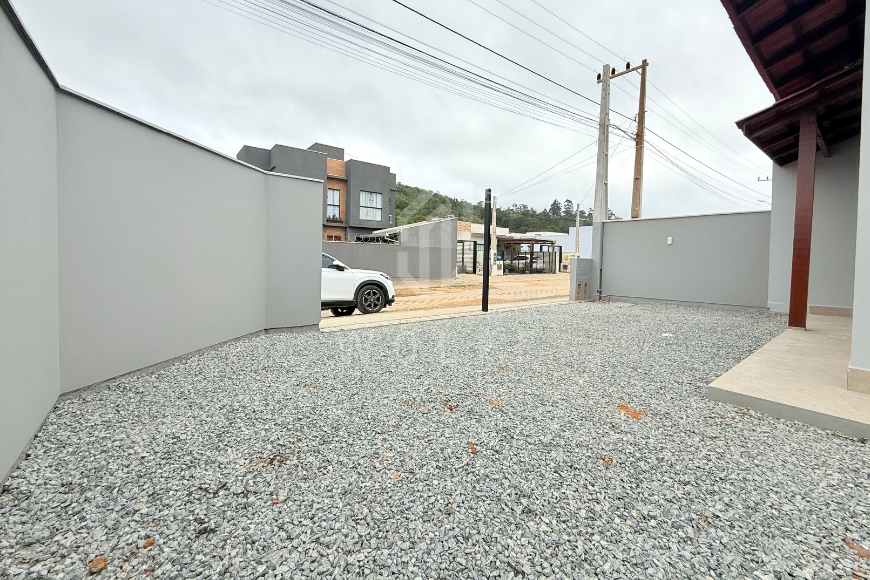 JD1626 - Casa para quem prioriza espaço de terreno em Itajuba