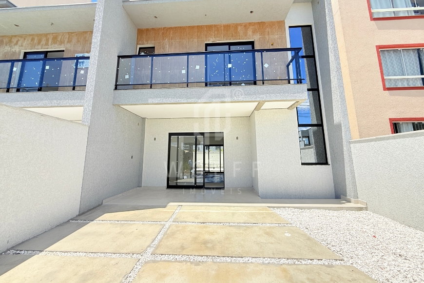 JD1628 - Sobrado Geminado a apenas 150m da Praia