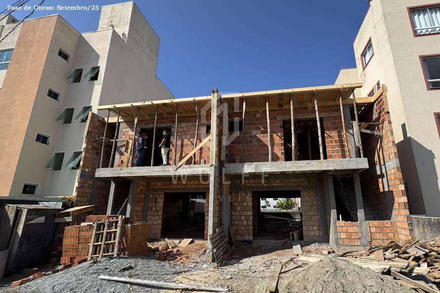 JD1628 - Sobrado Geminado a apenas 150m da Praia