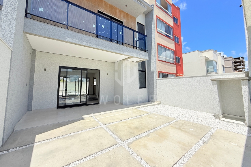 JD1628 - Sobrado Geminado a apenas 150m da Praia