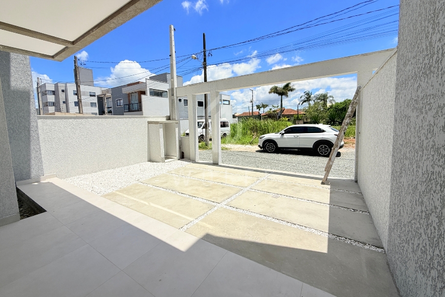 JD1628 - Sobrado Geminado a apenas 150m da Praia