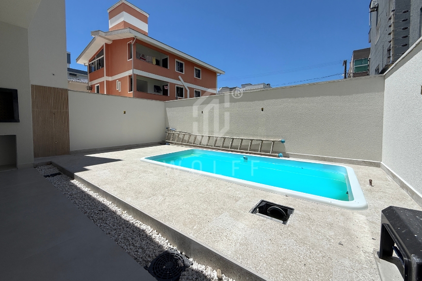 JD1628 - Sobrado Geminado a apenas 150m da Praia