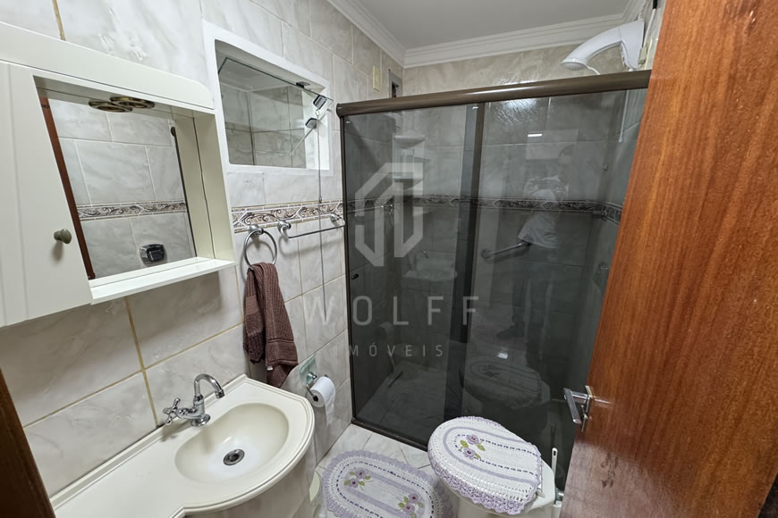 JD1629 - Sobrado Mobiliado no Centro