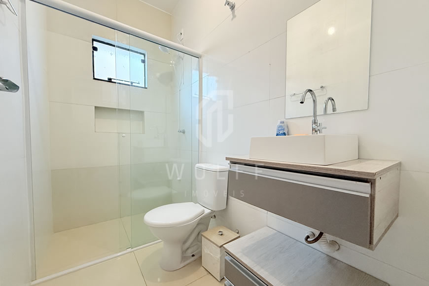 JD1631 - Casa Geminada Semi-mobiliada com Espaço para Festas nos Fundos