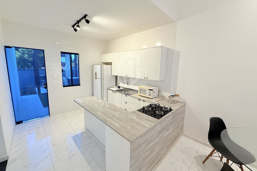 JD1631 - Casa Geminada Semi-mobiliada com Espaço para Festas nos Fundos
