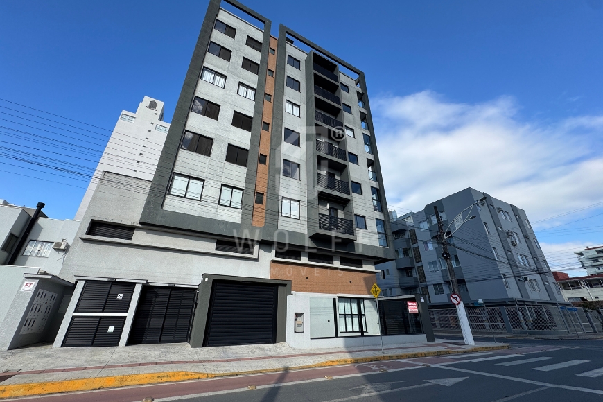 JD1636 - Apartamento Semi Mobiliado a 260 metros da praia no Centro