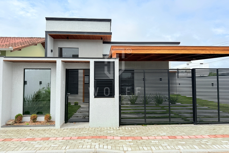 JD1642 - Casa com área de festas em Itajuba