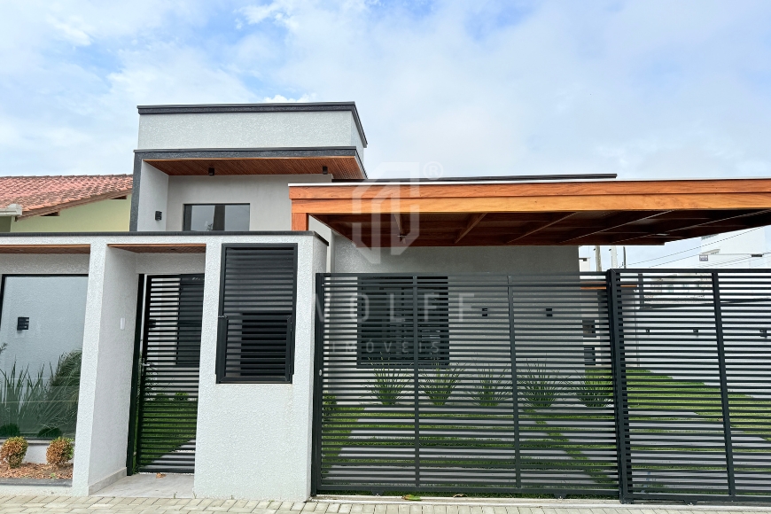 JD1642 - Casa com área de festas em Itajuba