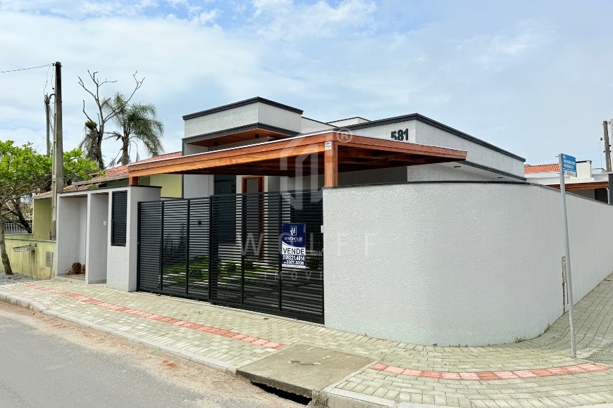 JD1642 - Casa com área de festas em Itajuba