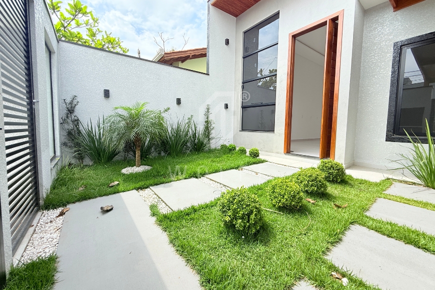 JD1642 - Casa com área de festas em Itajuba