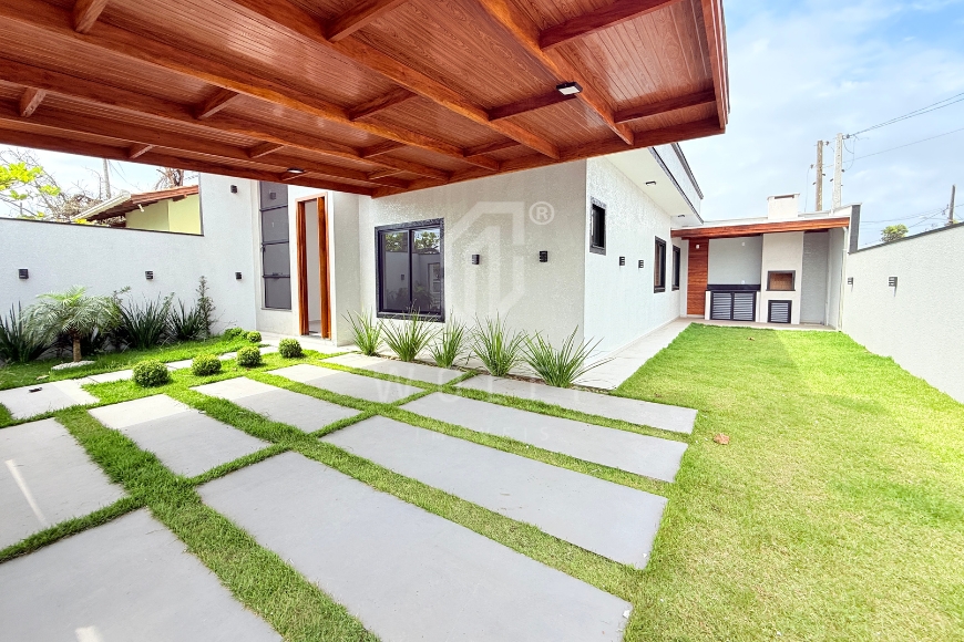 JD1642 - Casa com área de festas em Itajuba