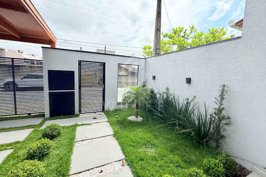 JD1642 - Casa com área de festas em Itajuba