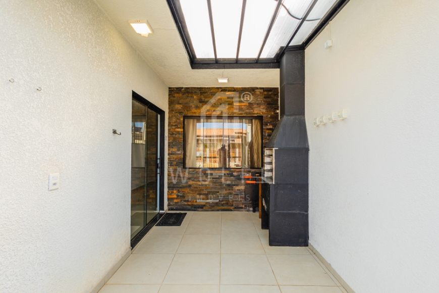 JD1643 - Casa Mobiliada em Rua Pavimentada