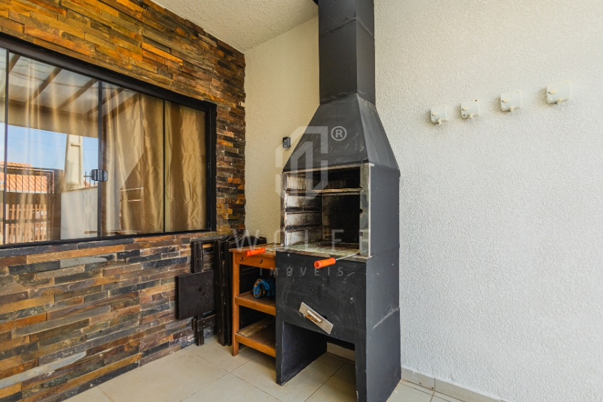 JD1643 - Casa Mobiliada em Rua Pavimentada