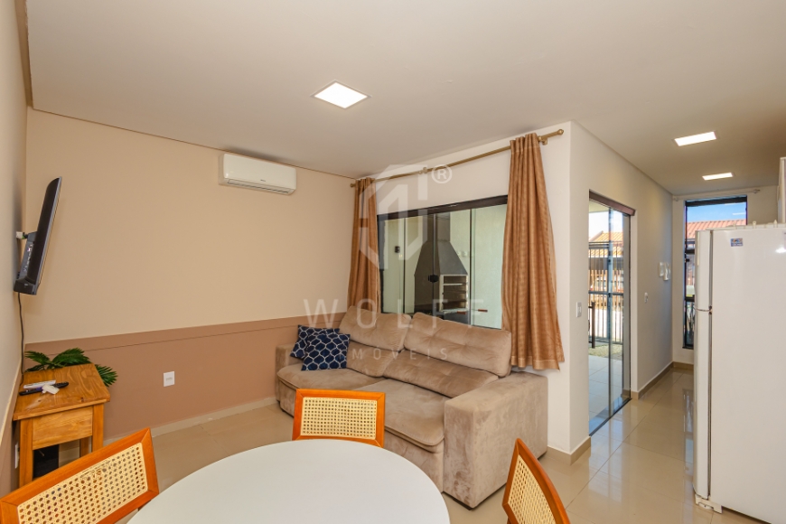 JD1643 - Casa Mobiliada em Rua Pavimentada