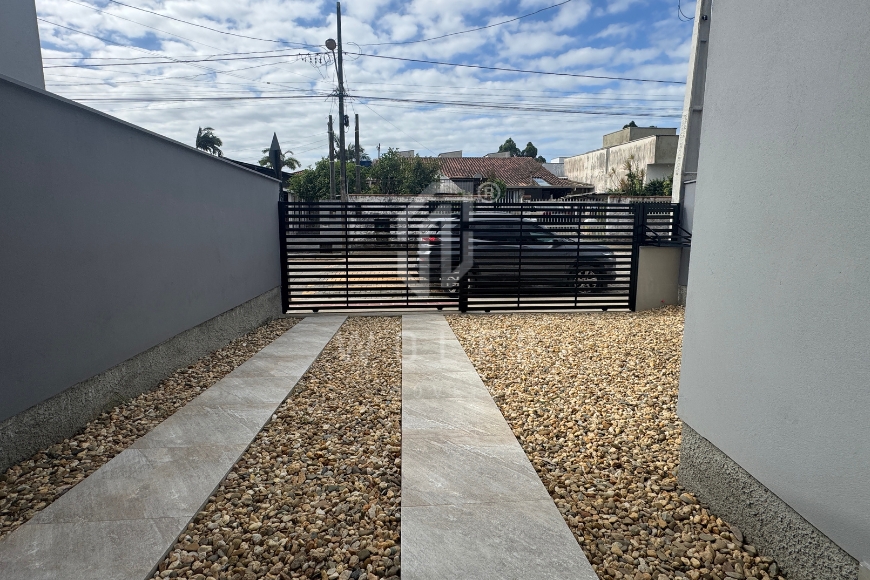 JD1646 - Casa com 1 suíte + 1 dormitório 