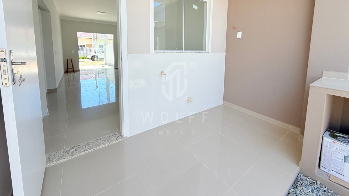 JD1659 - Casa com espaço de festas nos fundos