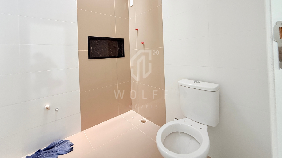 JD1659 - Casa com espaço de festas nos fundos