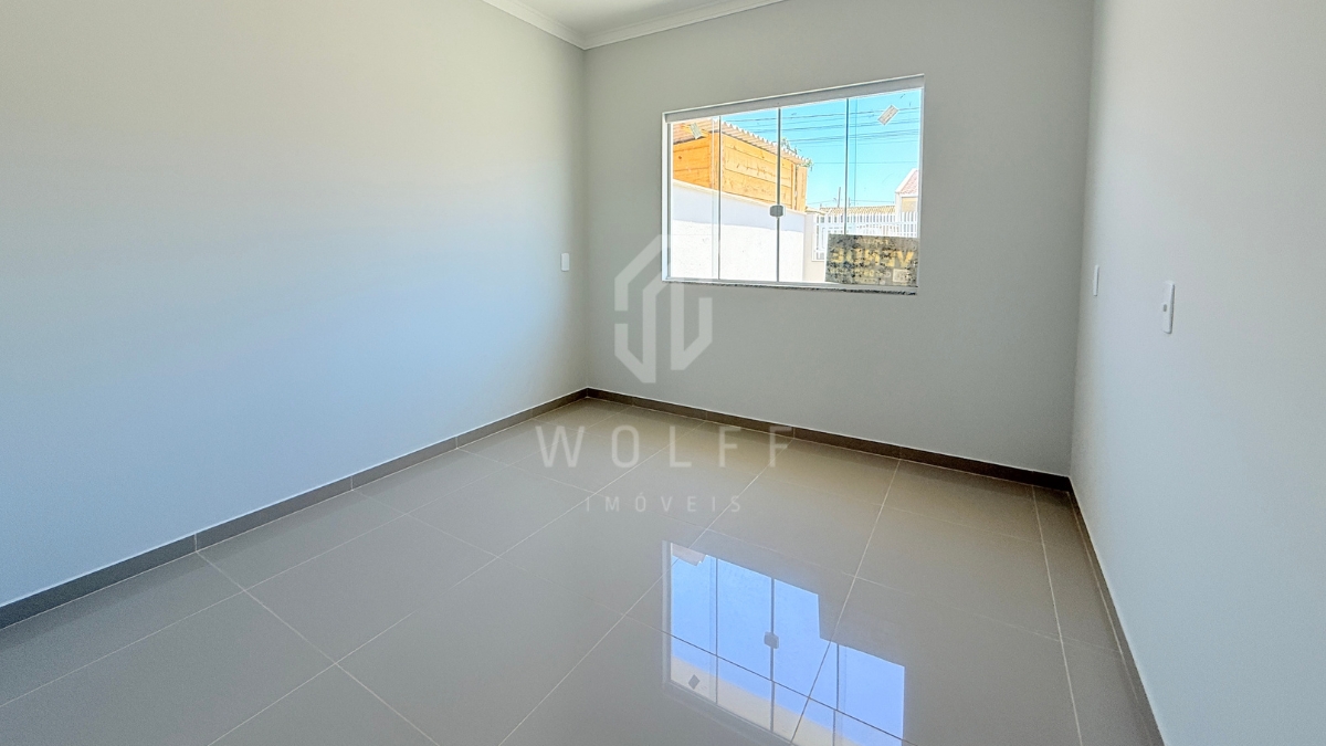 JD1659 - Casa com espaço de festas nos fundos