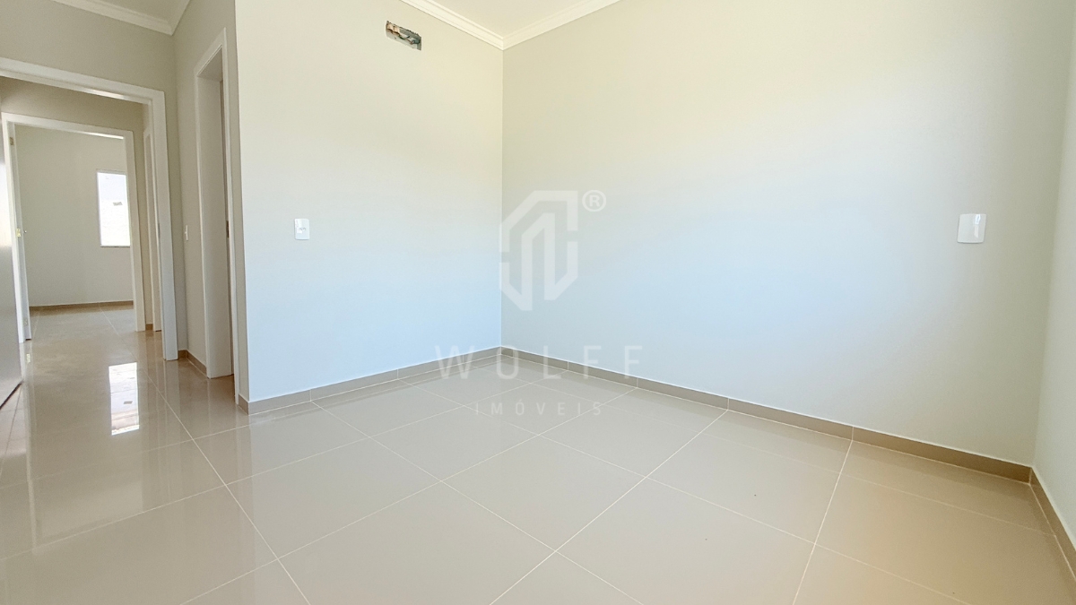 JD1659 - Casa com espaço de festas nos fundos