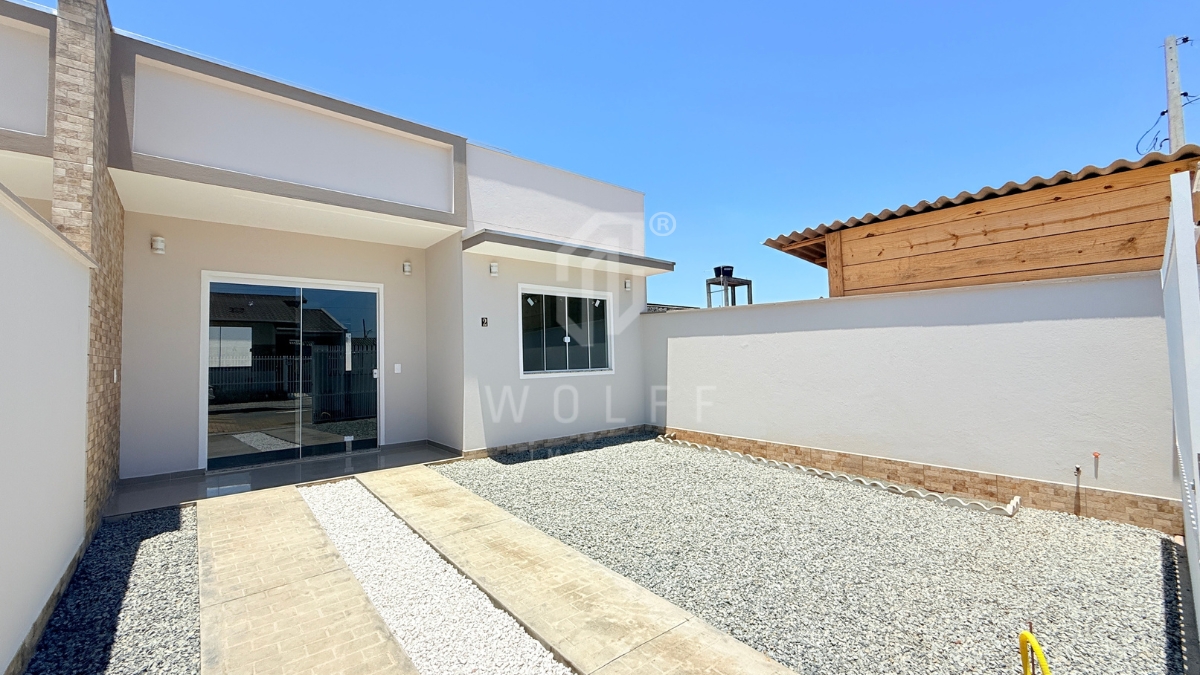 JD1659 - Casa com espaço de festas nos fundos