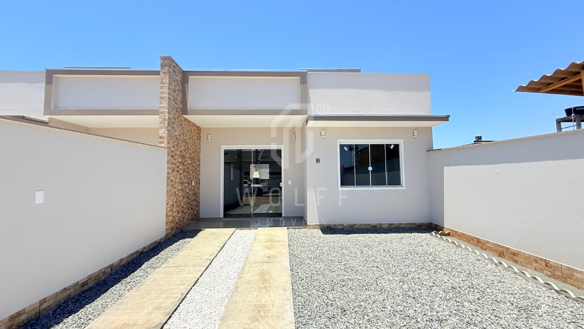 JD1659 - Casa com espaço de festas nos fundos