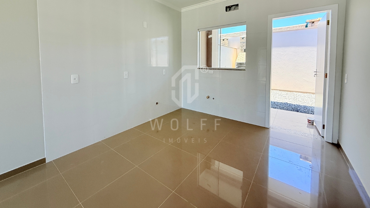 JD1659 - Casa com espaço de festas nos fundos