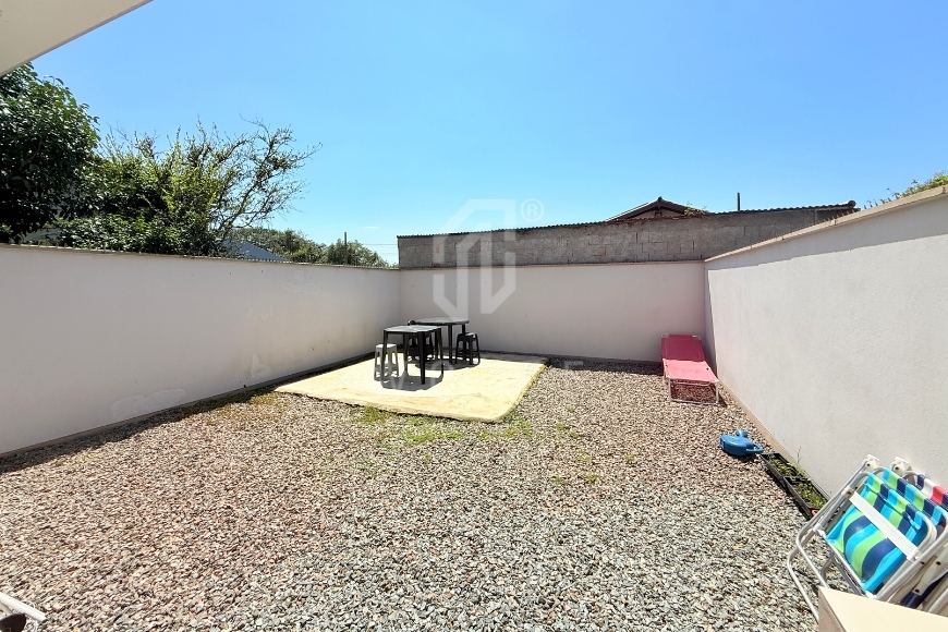 JD1660 - Casa Mobiliada com espaçosa área livre nos fundos em Itajuba