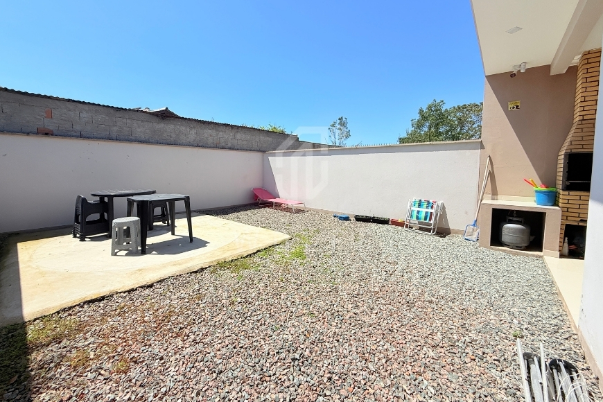 JD1660 - Casa Mobiliada com espaçosa área livre nos fundos em Itajuba