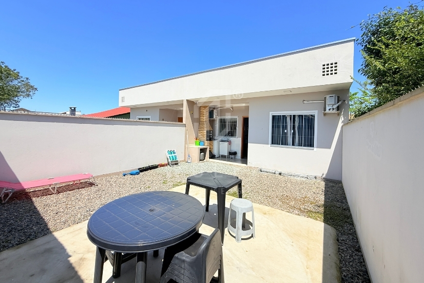 JD1660 - Casa Mobiliada com espaçosa área livre nos fundos em Itajuba